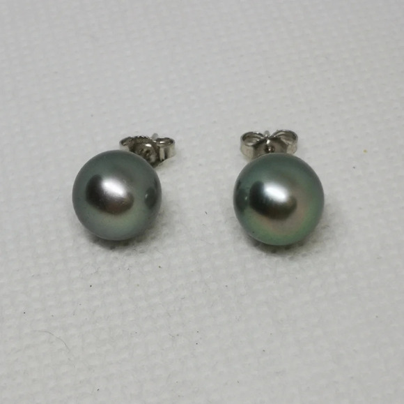 Jewelry - ✨ 14k Lustrous Tahitian-Style Pearl Stud Earrings. ✨